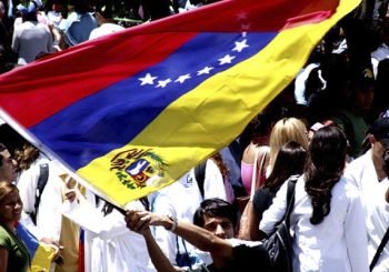 El crimen de persecución a través de la violación de los derechos económicos, sociales y culturales y del principio de no-discriminación en Venezuela