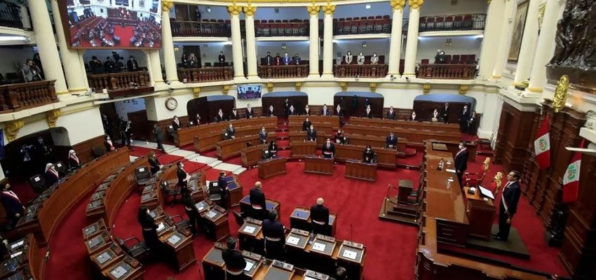 Crisis constitucional en el Perú: Tres Presidentes en siete días