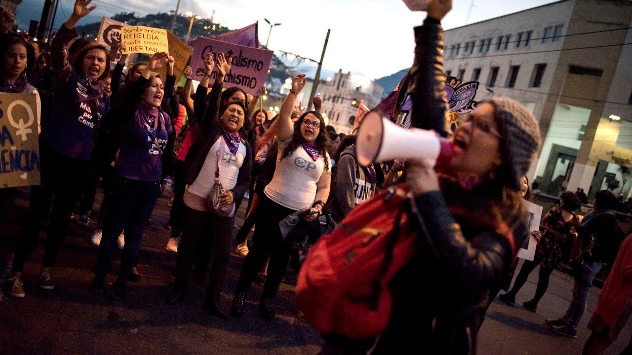 El machismo en contra de las mujeres en la primera línea de defensa de los derechos humanos y las redes como respuesta