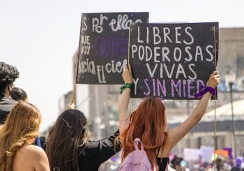 La ley para una vida libre de violencia para las mujeres en El Salvador está en riesgo de ser derogada