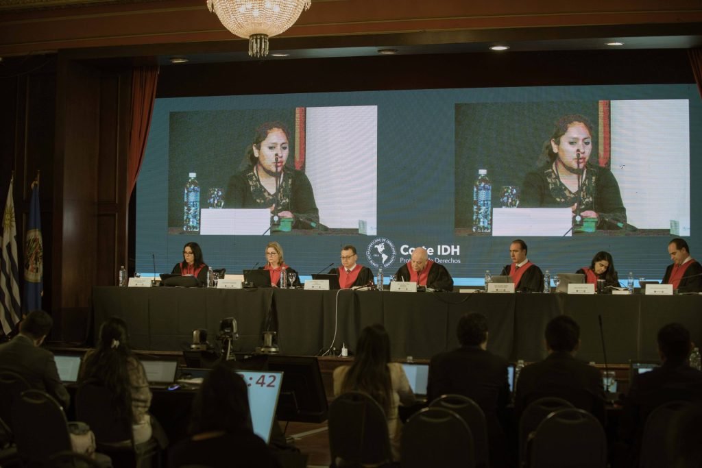 Audiencia pública del Caso Comunidad de La Oroya vs. Perú, durante el 153 Período Ordinario de Sesiones de la Corte Interamericana de Derechos Humanos, celebrado en Uruguay.