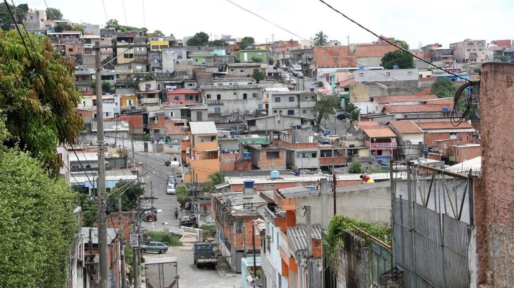 La seguridad pública y el derecho a la educación. Un análisis de la realidad cotidiana en las favelas de Brasil